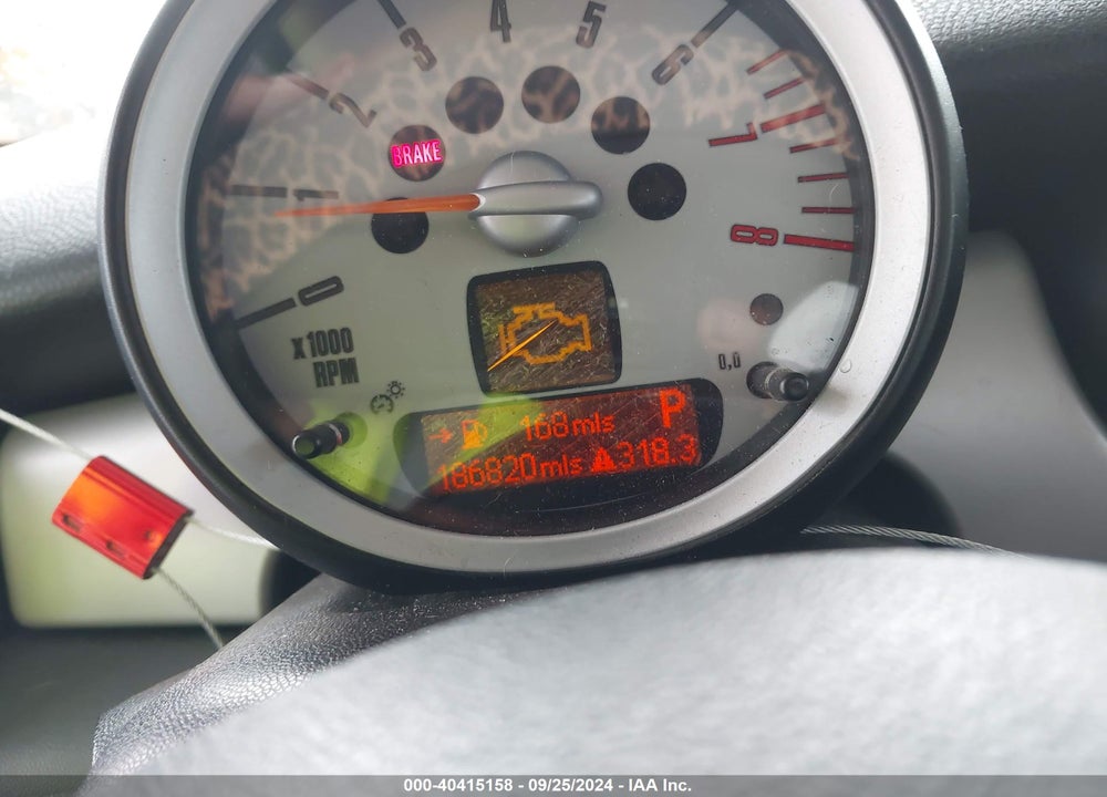 2007 MINI COOPER VIN: WMWMF33527TT57551
