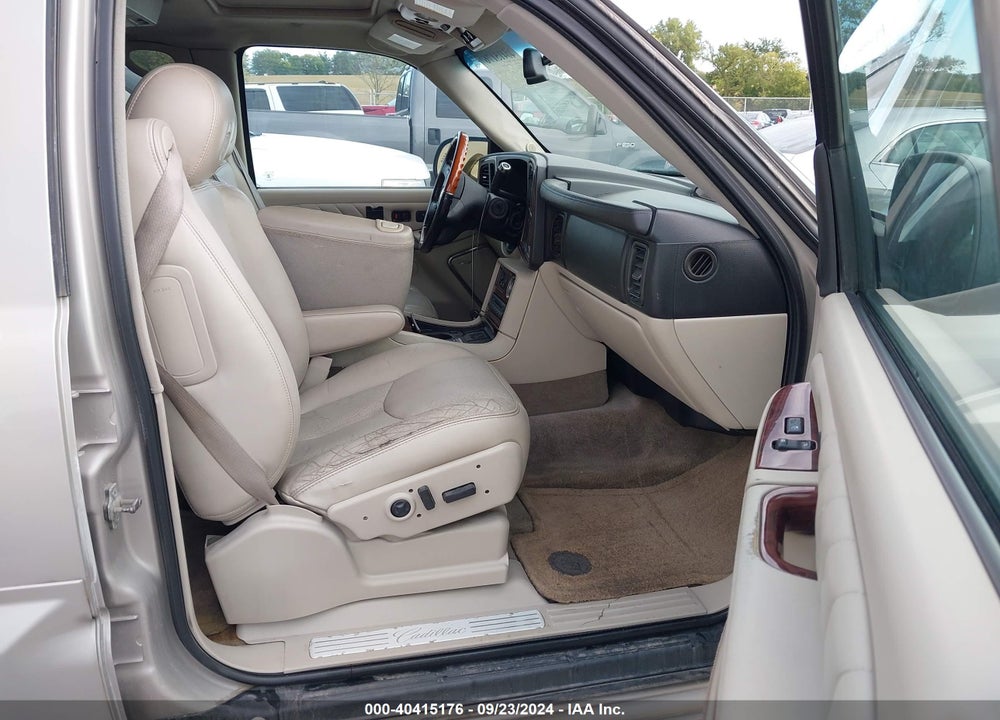 2005 CADILLAC ESCALADE ESV PLATINUM EDITION VIN: 3GYFK66N25G208064