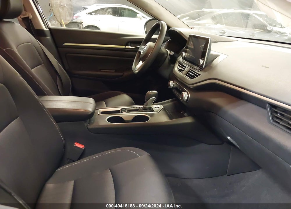 2022 NISSAN ALTIMA SV FWD VIN: 1N4BL4DV2NN411574