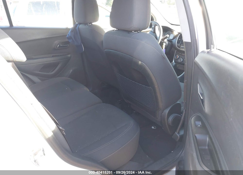 2019 CHEVROLET TRAX LS VIN: 3GNCJKSB7KL303312