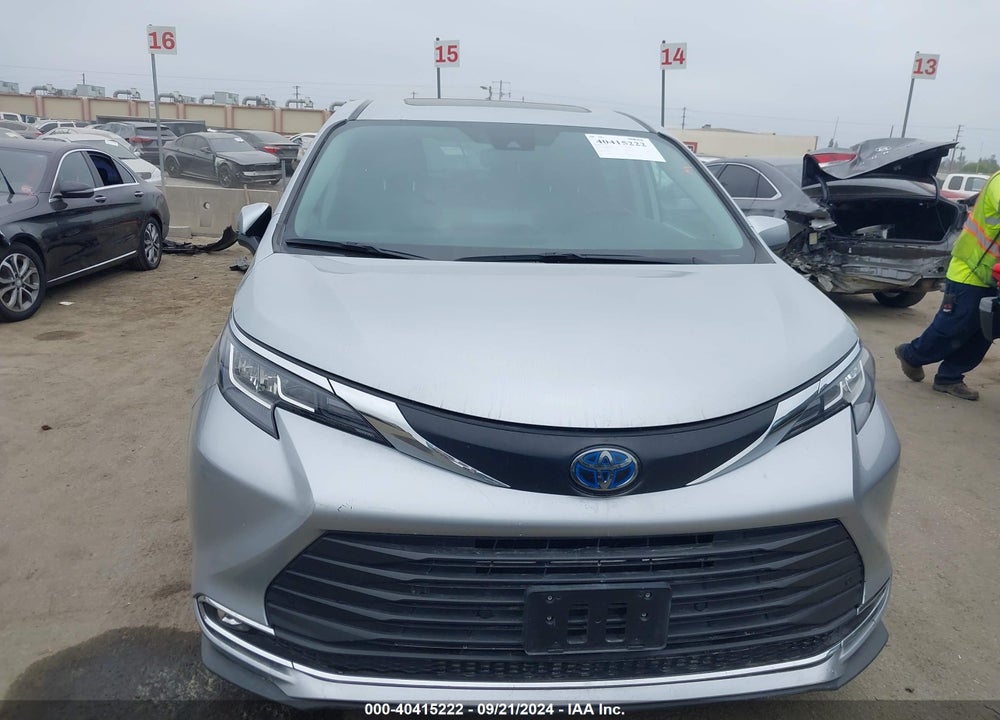 2022 TOYOTA SIENNA XLE VIN: 5TDYRKEC8NS107809