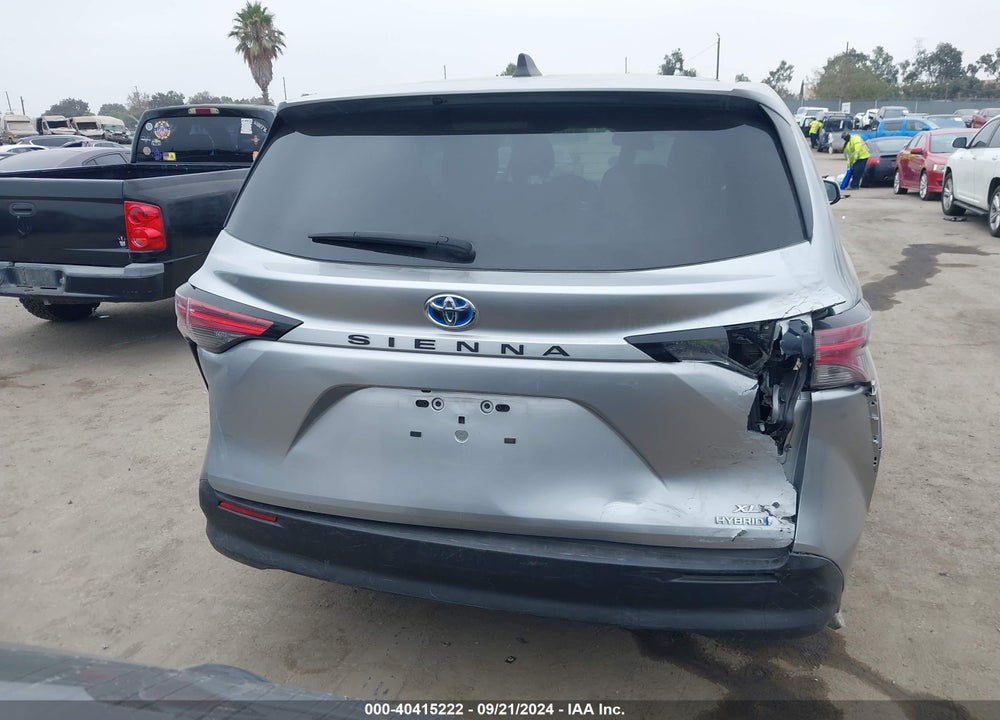 2022 TOYOTA SIENNA XLE VIN: 5TDYRKEC8NS107809