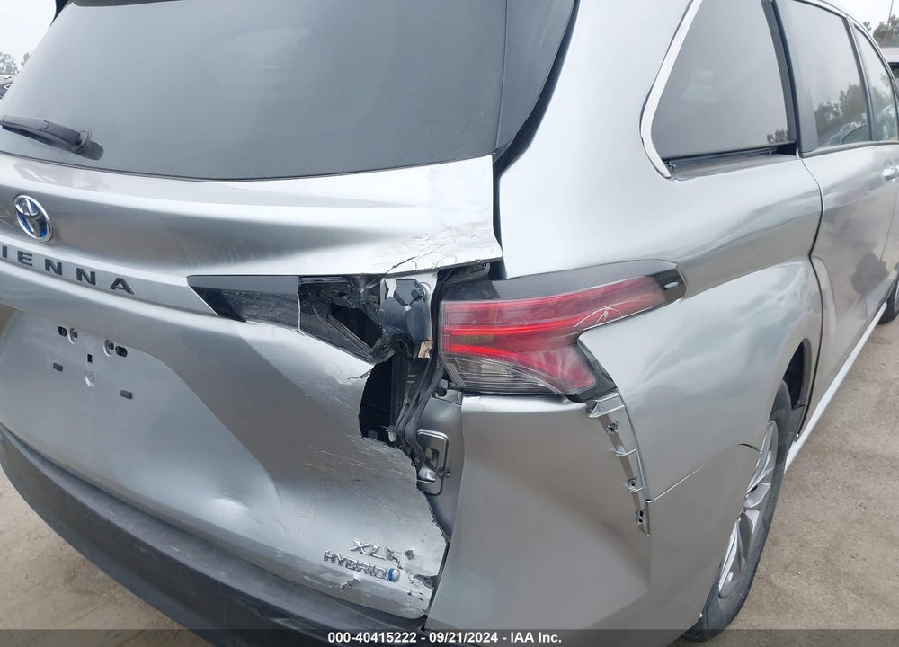 2022 TOYOTA SIENNA XLE VIN: 5TDYRKEC8NS107809