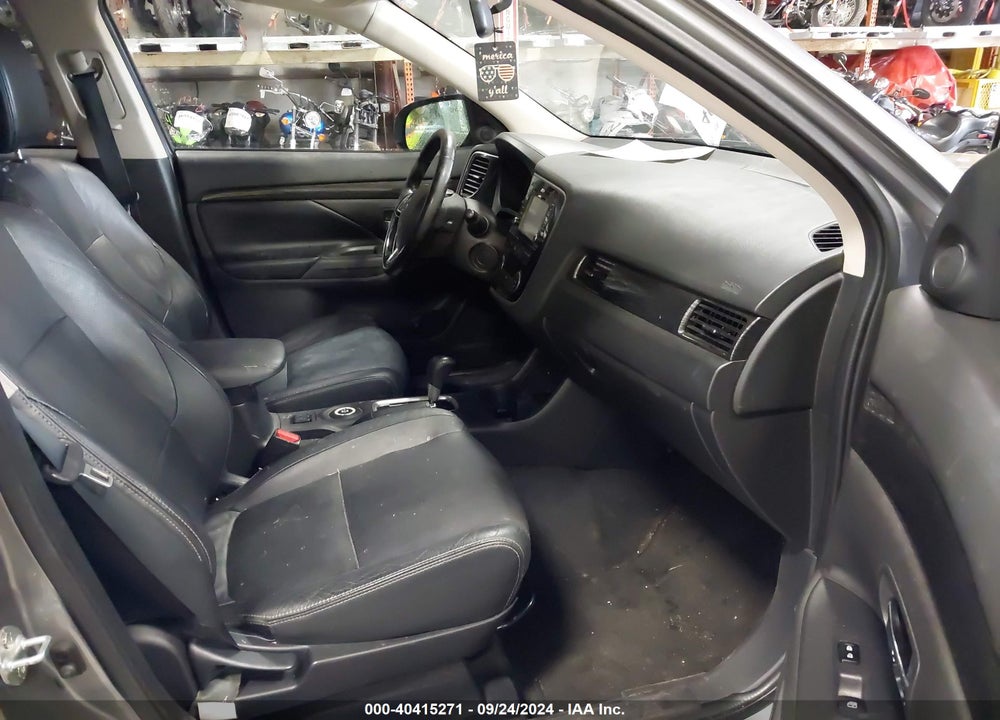 2016 MITSUBISHI OUTLANDER SEL VIN: JA4AZ3A30GZ006577