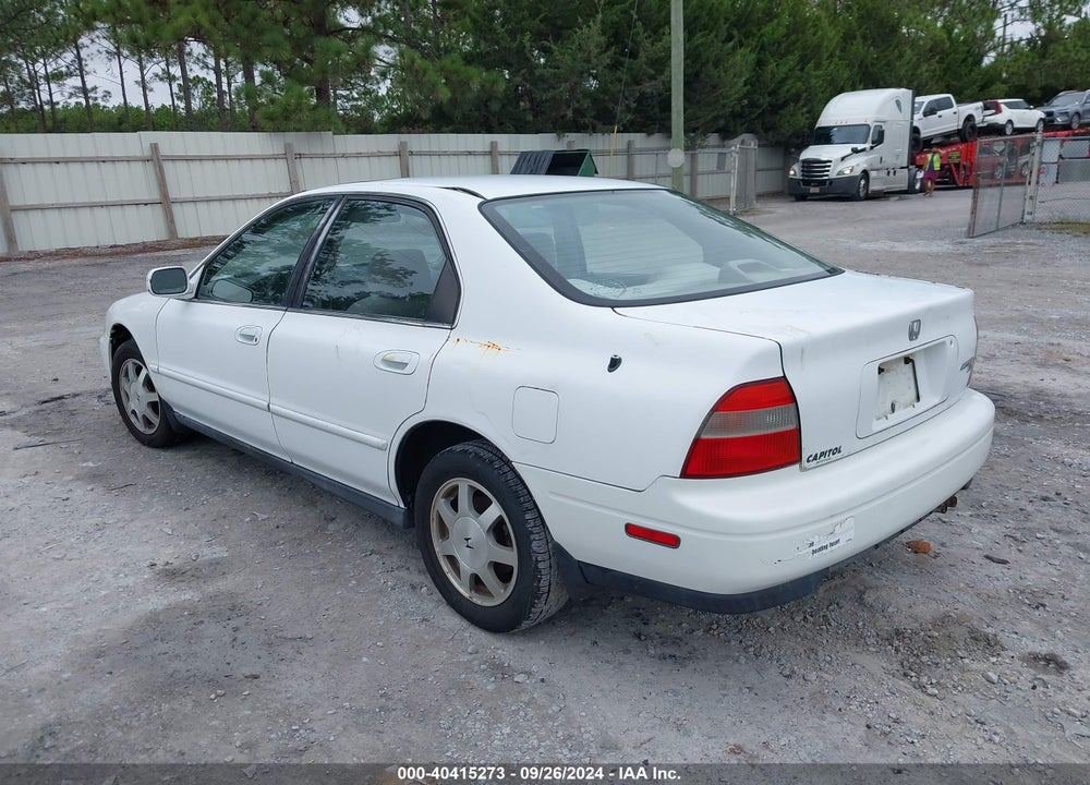 1995 HONDA ACCORD EX VIN: 1HGCD5658SA039628