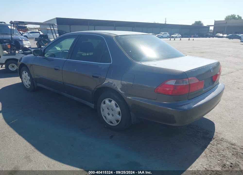 1998 HONDA ACCORD LX VIN: 1HGCG5640WA268535