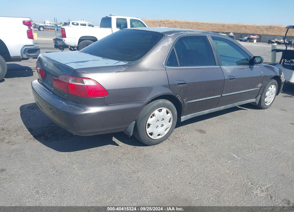 1998 HONDA ACCORD LX VIN: 1HGCG5640WA268535
