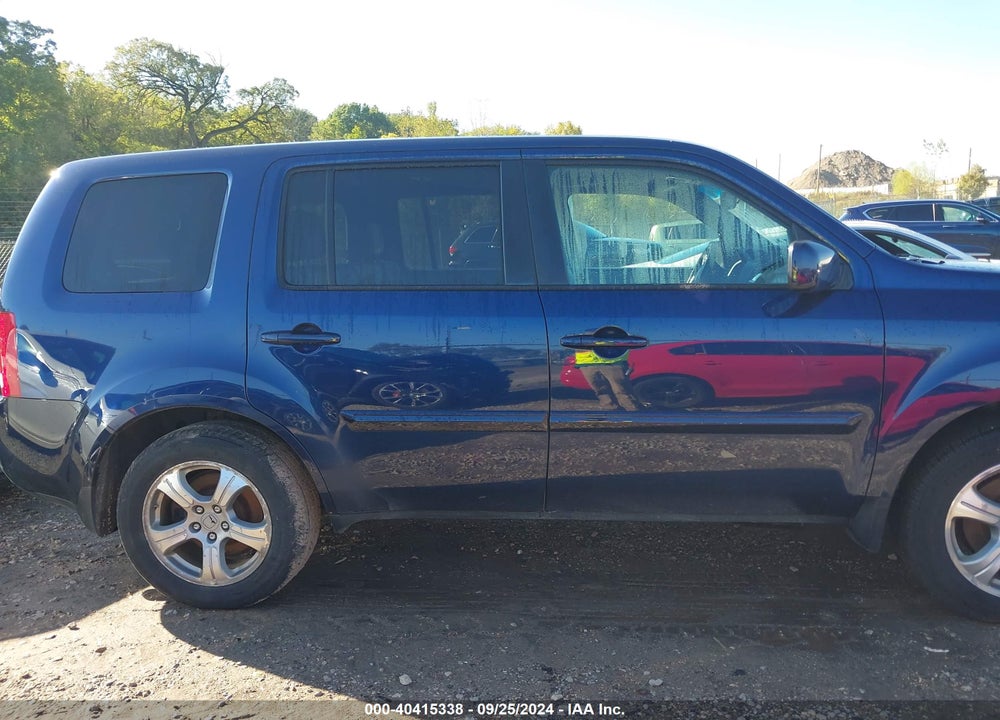 2015 HONDA PILOT EX-L VIN: 5FNYF4H74FB039887
