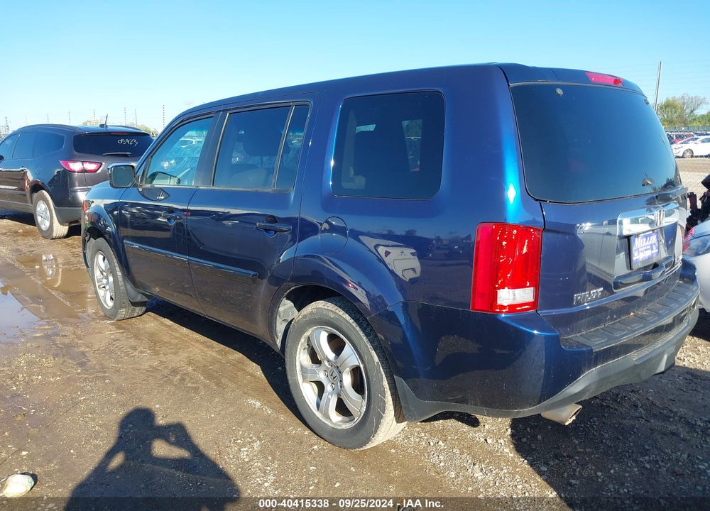 2015 HONDA PILOT EX-L VIN: 5FNYF4H74FB039887