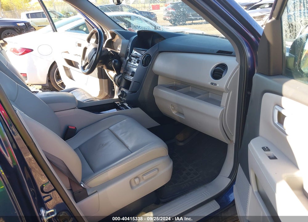 2015 HONDA PILOT EX-L VIN: 5FNYF4H74FB039887