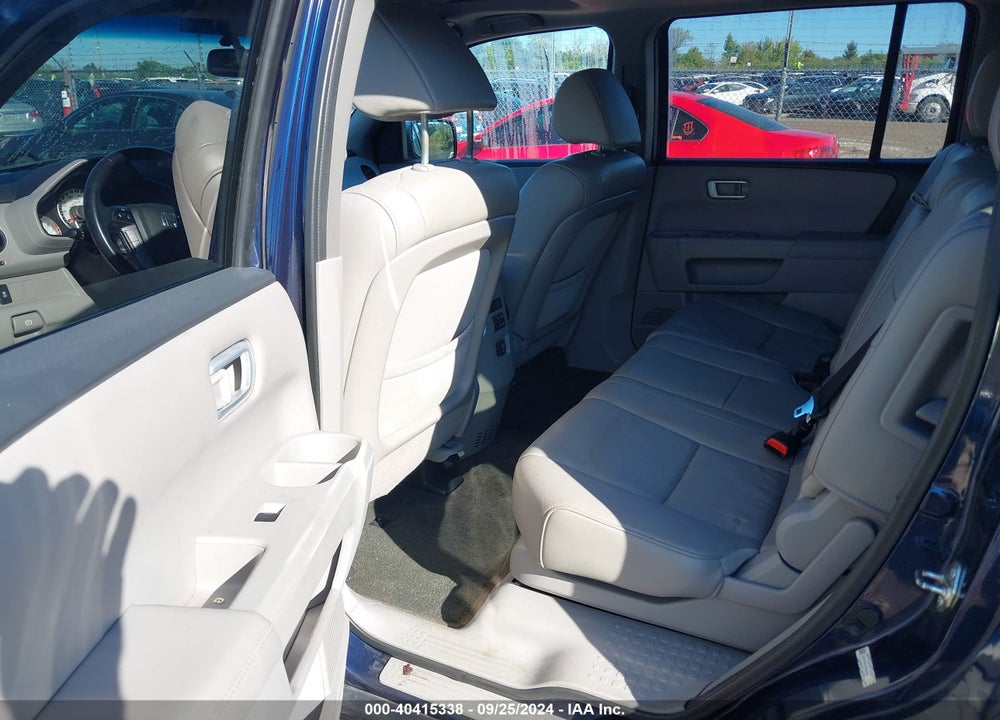 2015 HONDA PILOT EX-L VIN: 5FNYF4H74FB039887
