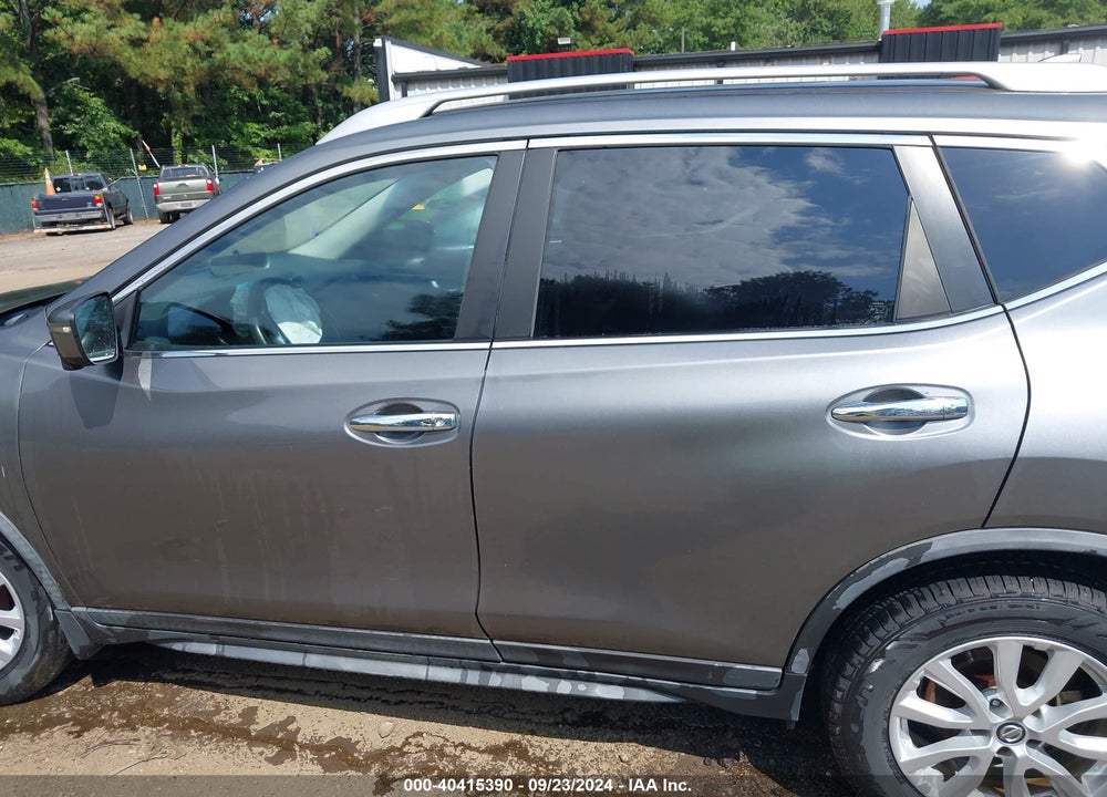 2018 NISSAN ROGUE SV VIN: JN8AT2MV8JW301096