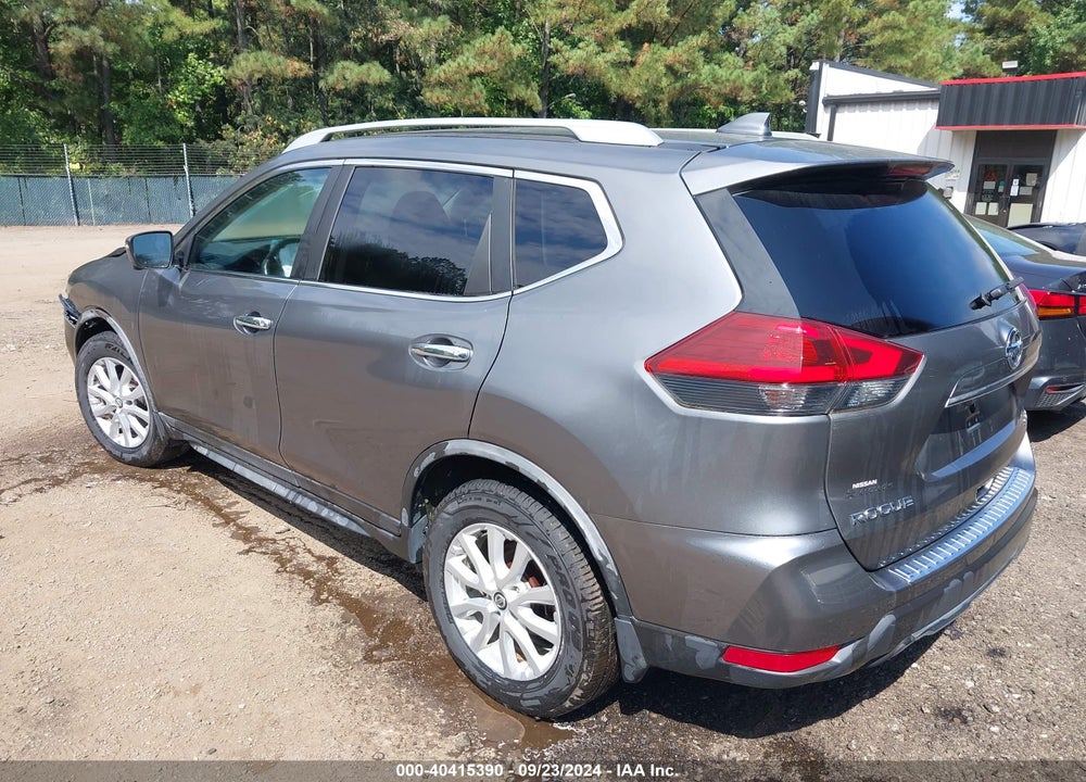 2018 NISSAN ROGUE SV VIN: JN8AT2MV8JW301096