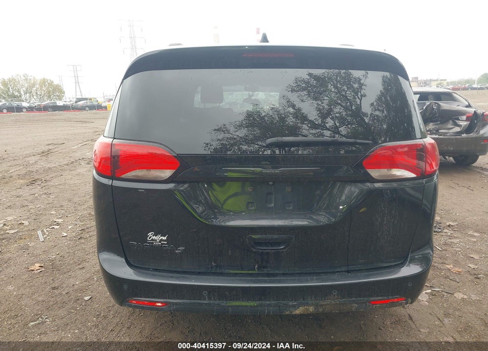 2019 CHRYSLER PACIFICA TOURING L VIN: 2C4RC1BG7KR627530