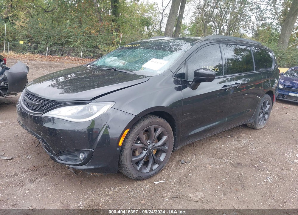 2019 CHRYSLER PACIFICA TOURING L VIN: 2C4RC1BG7KR627530