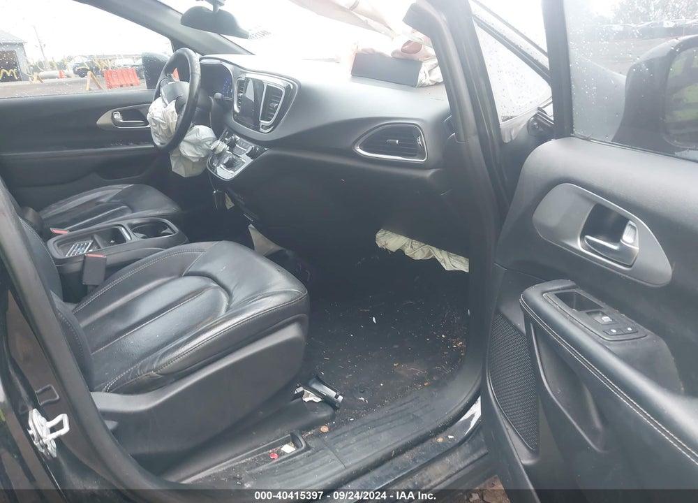 2019 CHRYSLER PACIFICA TOURING L VIN: 2C4RC1BG7KR627530