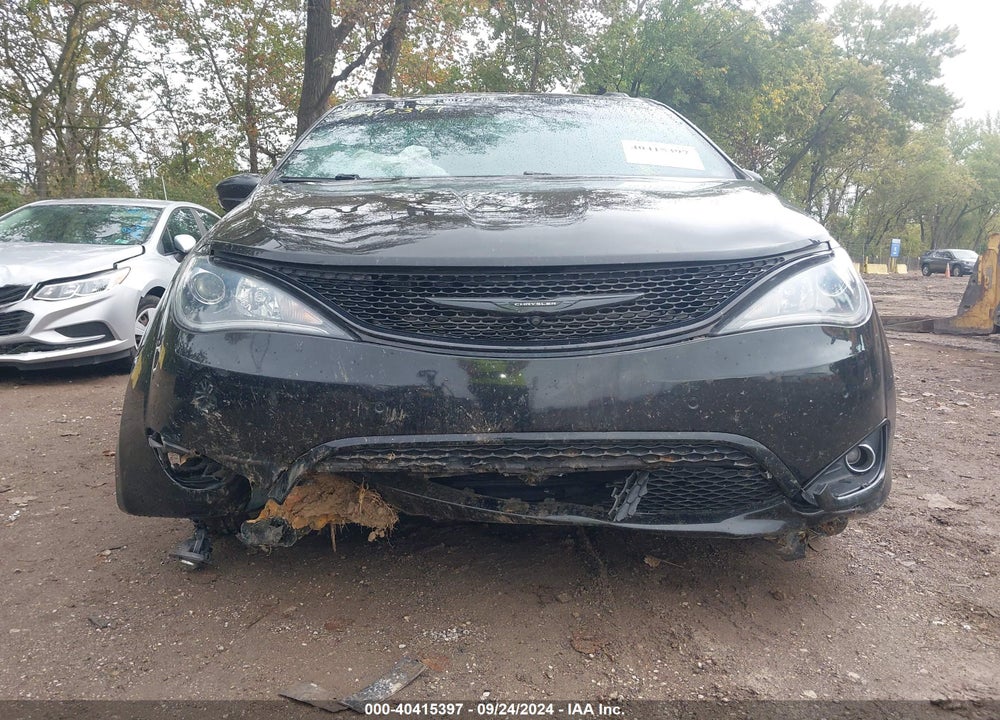 2019 CHRYSLER PACIFICA TOURING L VIN: 2C4RC1BG7KR627530