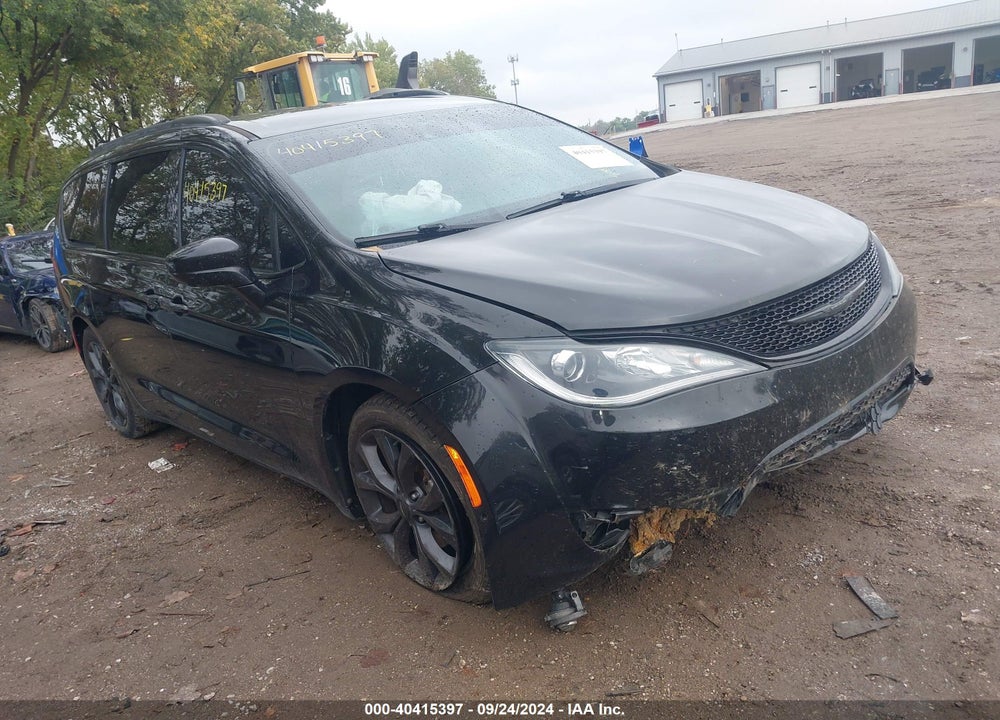 2019 CHRYSLER PACIFICA TOURING L VIN: 2C4RC1BG7KR627530