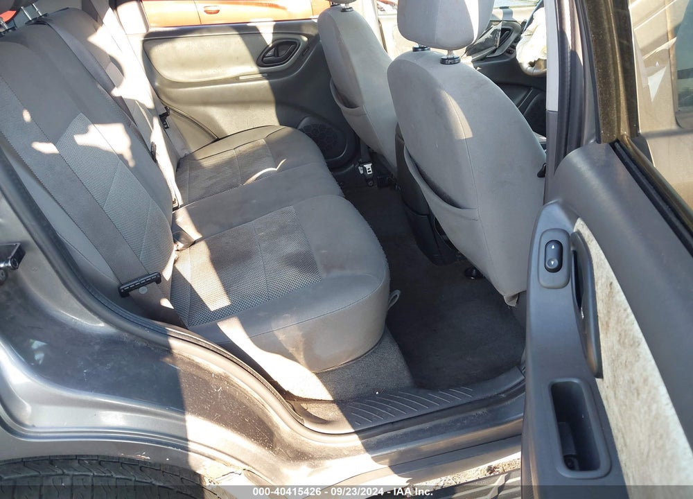 2005 FORD ESCAPE XLT VIN: 1FMYU03165KC44075