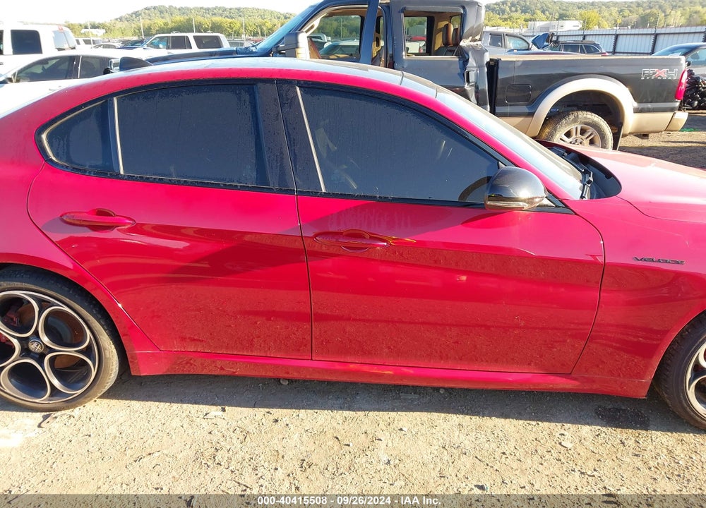2022 ALFA ROMEO GIULIA VELOCE AWD VIN: ZARFANBN4N7656235