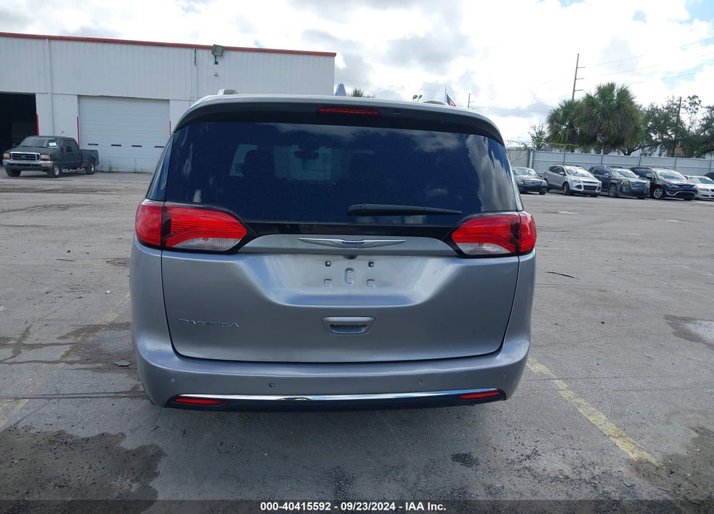 2019 CHRYSLER PACIFICA TOURING L VIN: 2C4RC1BG0KR594015