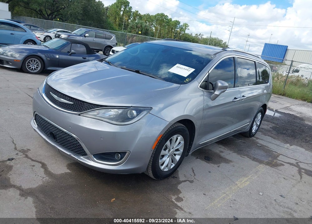 2019 CHRYSLER PACIFICA TOURING L VIN: 2C4RC1BG0KR594015