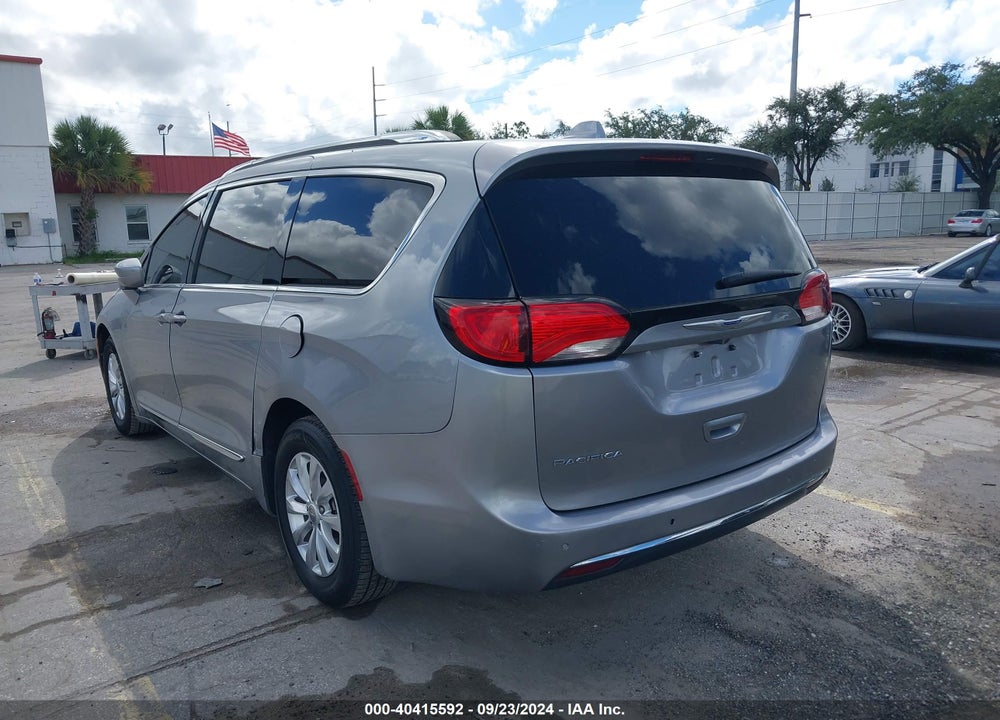 2019 CHRYSLER PACIFICA TOURING L VIN: 2C4RC1BG0KR594015