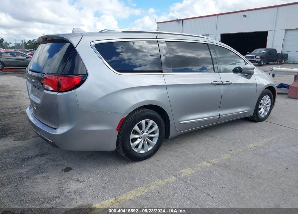 2019 CHRYSLER PACIFICA TOURING L VIN: 2C4RC1BG0KR594015