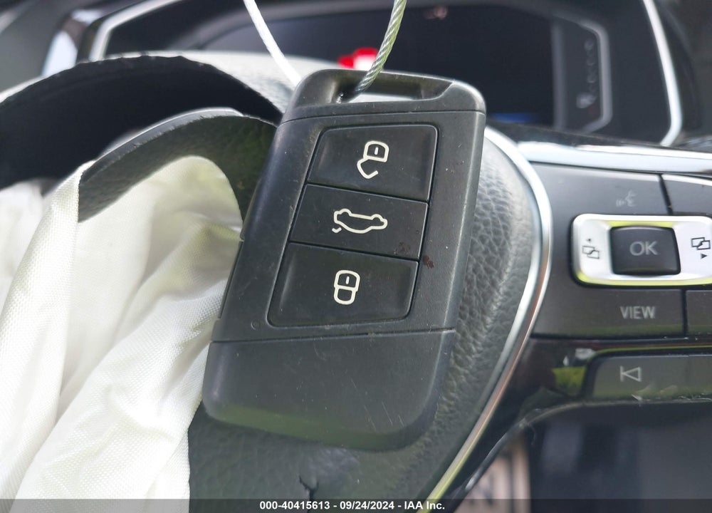 2019 VOLKSWAGEN JETTA 1.4T SEL VIN: 3VWE57BU3KM102048