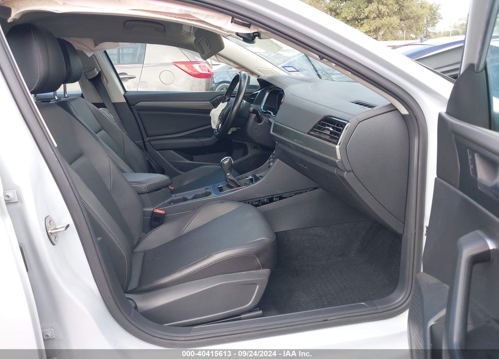 2019 VOLKSWAGEN JETTA 1.4T SEL VIN: 3VWE57BU3KM102048