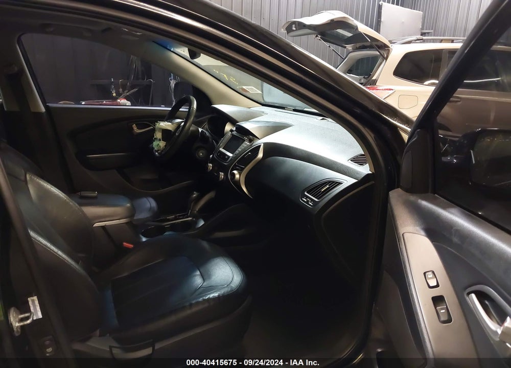 2012 HYUNDAI TUCSON LIMITED VIN: KM8JU3AC2CU464161