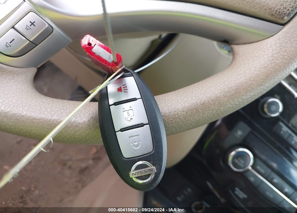 2014 NISSAN ROGUE SV VIN: 5N1AT2MT5EC865091