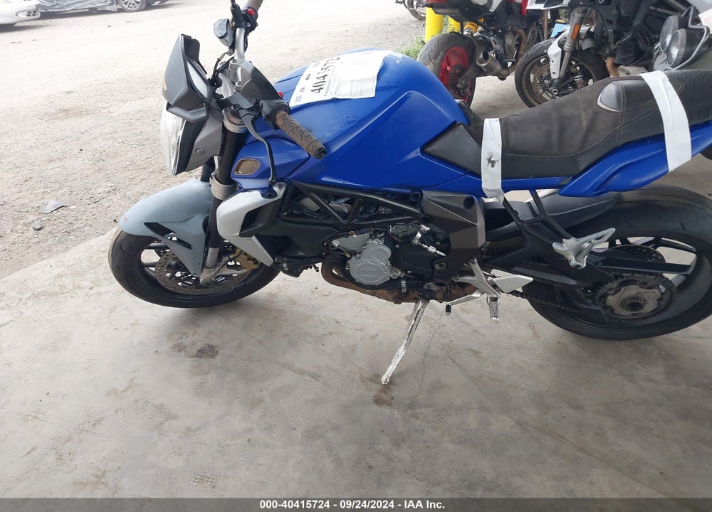 2014 M. V. AGUSTA B3 VIN: ZCGJFGLT6EV005235