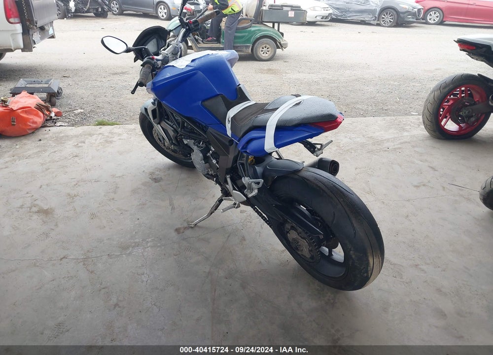 2014 M. V. AGUSTA B3 VIN: ZCGJFGLT6EV005235
