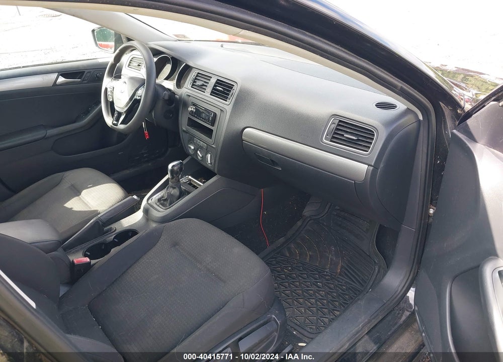 2015 VOLKSWAGEN JETTA 1.8T SE VIN: 3VWD17AJ1FM295739
