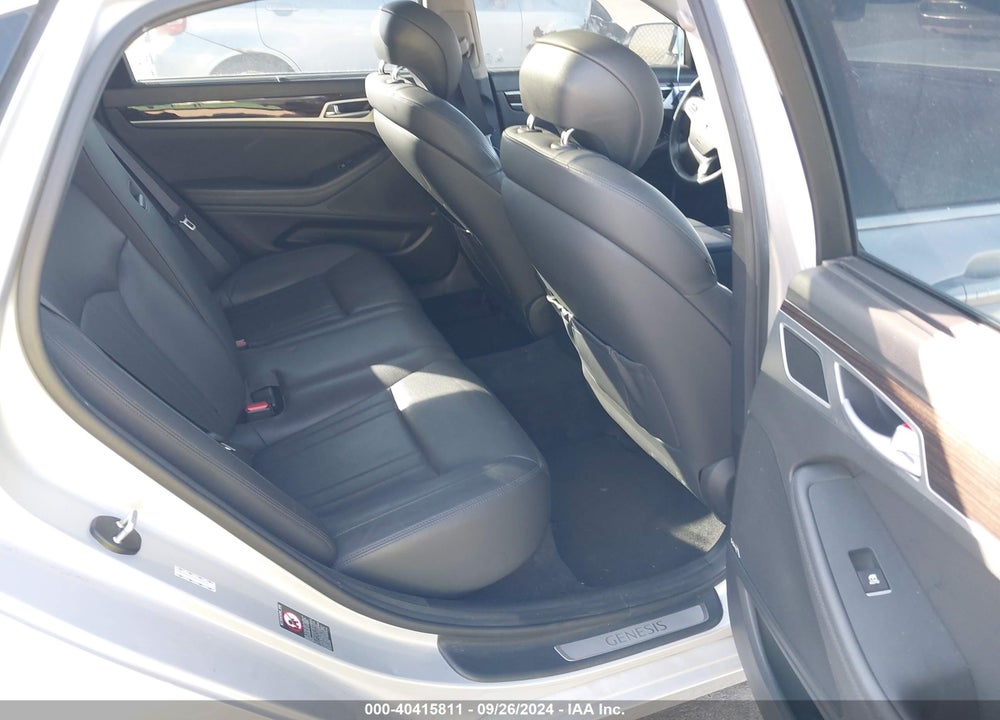 2017 GENESIS G80 3.8 VIN: KMHGN4JE4HU193979