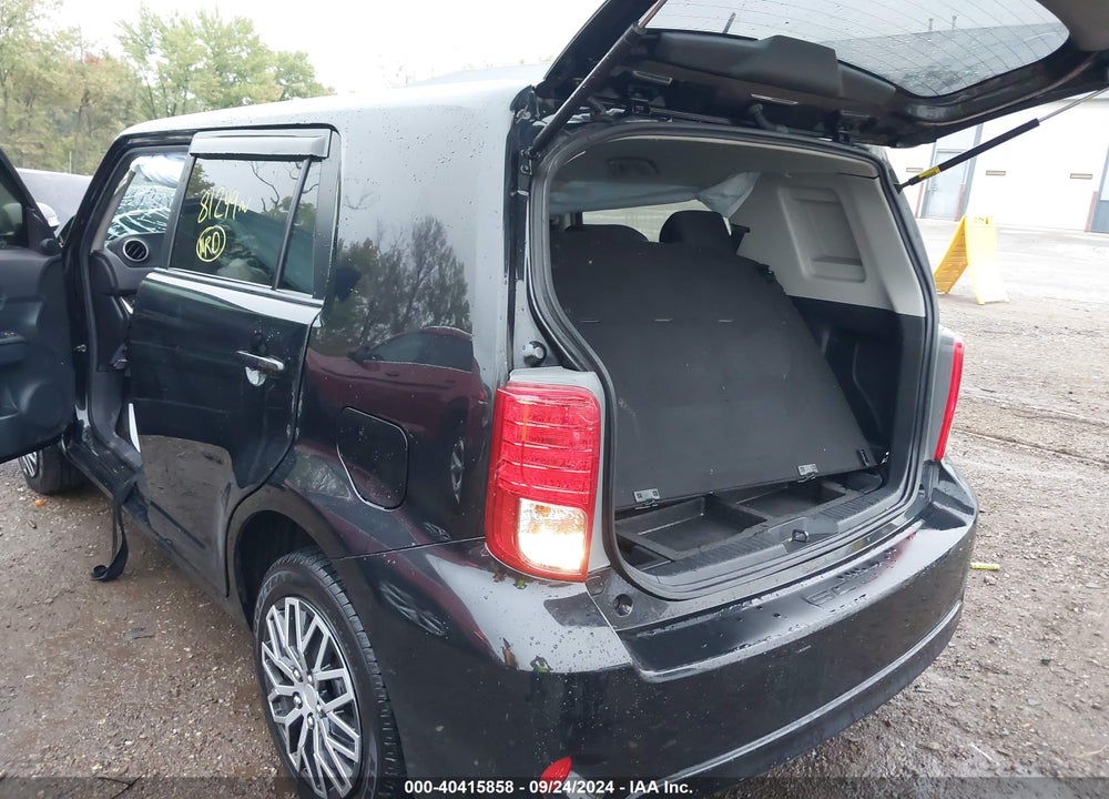 2015 SCION XB VIN: JTLZE4FE1FJ072027