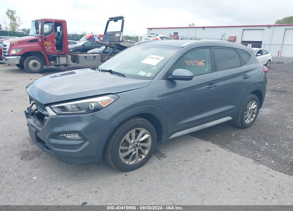 2017 HYUNDAI TUCSON SE VIN: KM8J3CA46HU497876