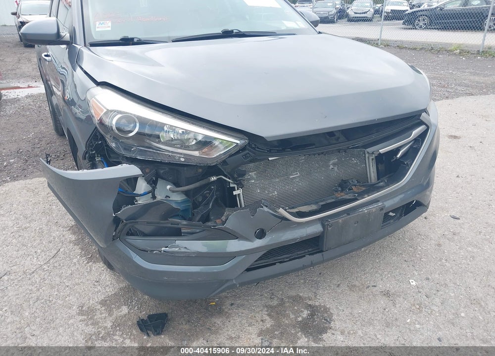 2017 HYUNDAI TUCSON SE VIN: KM8J3CA46HU497876