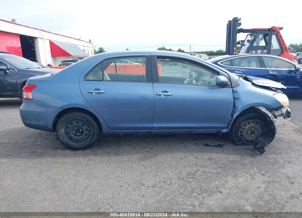 2011 TOYOTA YARIS VIN: JTDBT4K31B4081052