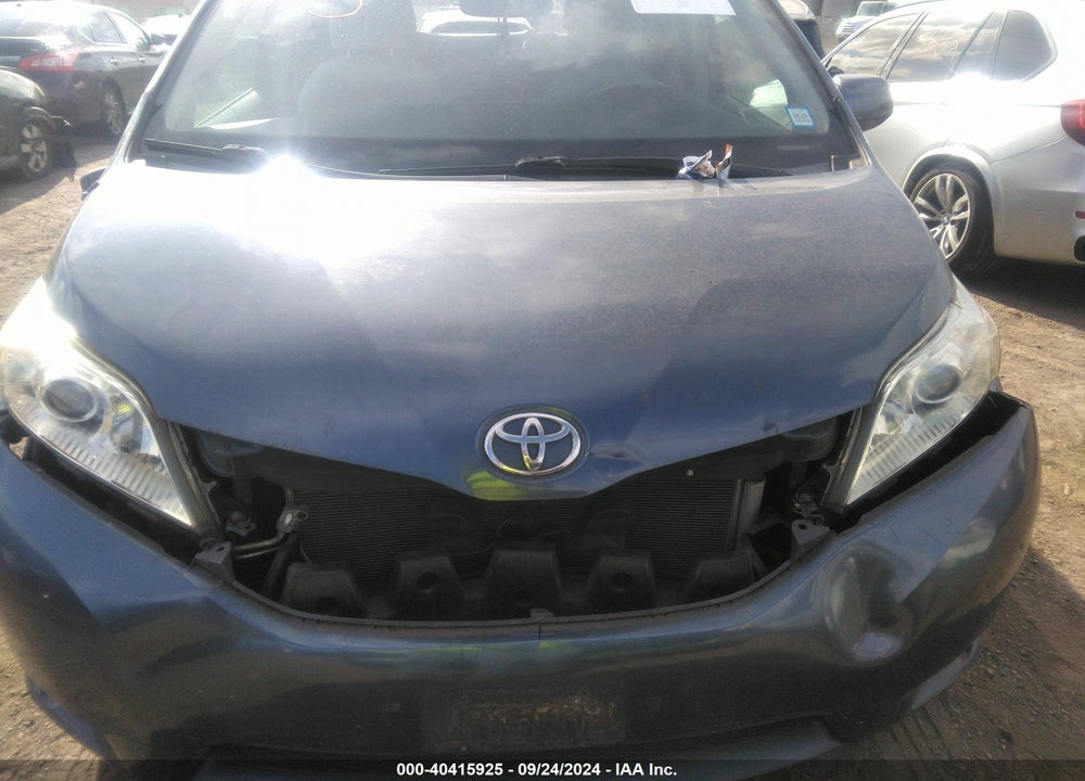 2013 TOYOTA SIENNA LE V6 8 PASSENGER VIN: 5TDKK3DC4DS323737