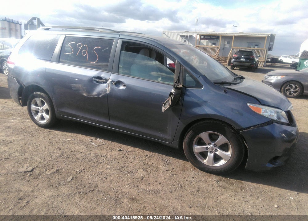 2013 TOYOTA SIENNA LE V6 8 PASSENGER VIN: 5TDKK3DC4DS323737