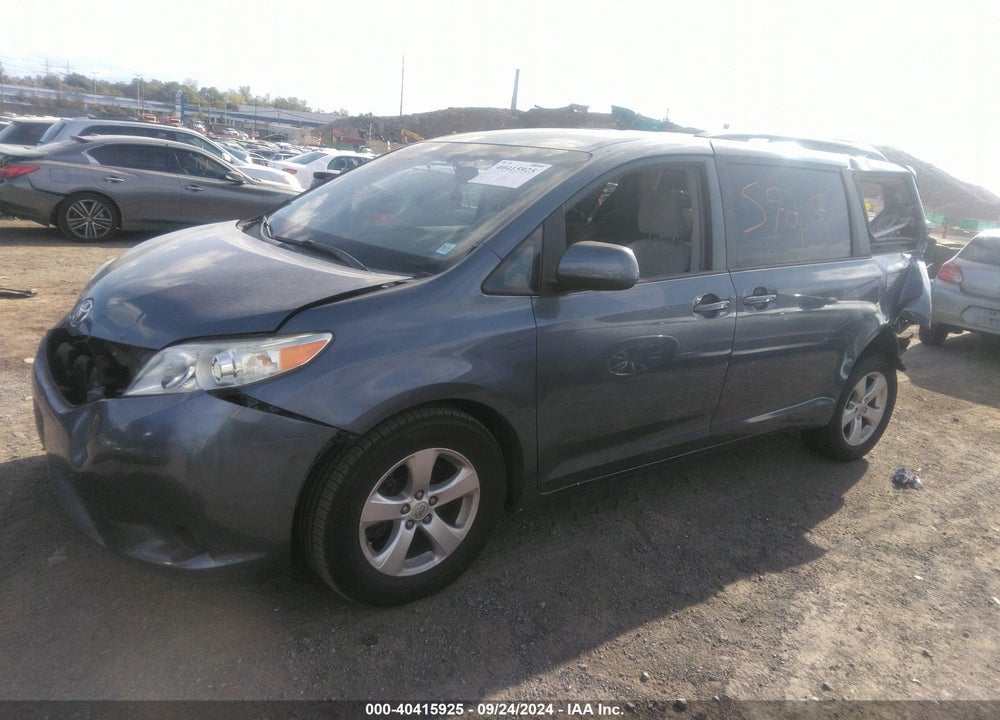 2013 TOYOTA SIENNA LE V6 8 PASSENGER VIN: 5TDKK3DC4DS323737