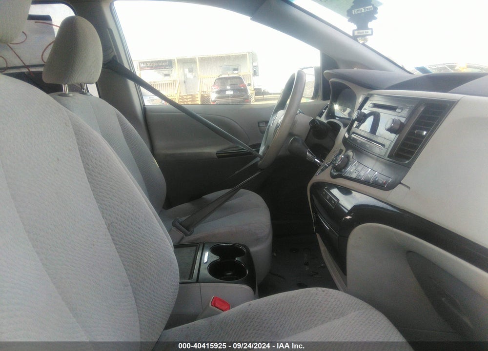 2013 TOYOTA SIENNA LE V6 8 PASSENGER VIN: 5TDKK3DC4DS323737