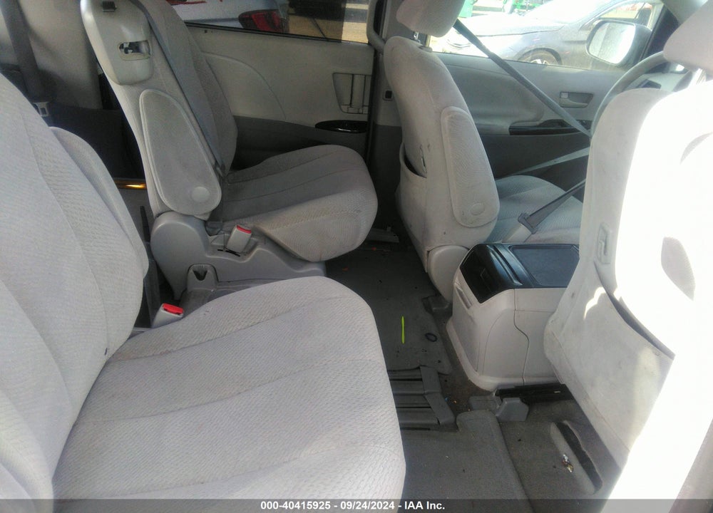 2013 TOYOTA SIENNA LE V6 8 PASSENGER VIN: 5TDKK3DC4DS323737