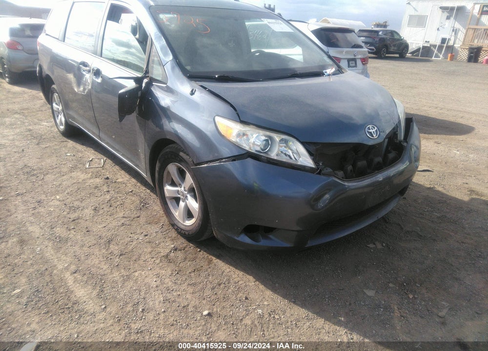 2013 TOYOTA SIENNA LE V6 8 PASSENGER VIN: 5TDKK3DC4DS323737