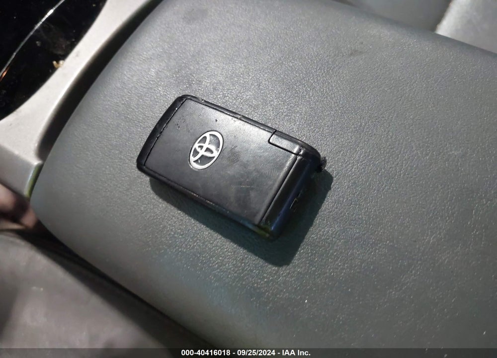 2008 TOYOTA PRIUS VIN: JTDKB20UX83408954