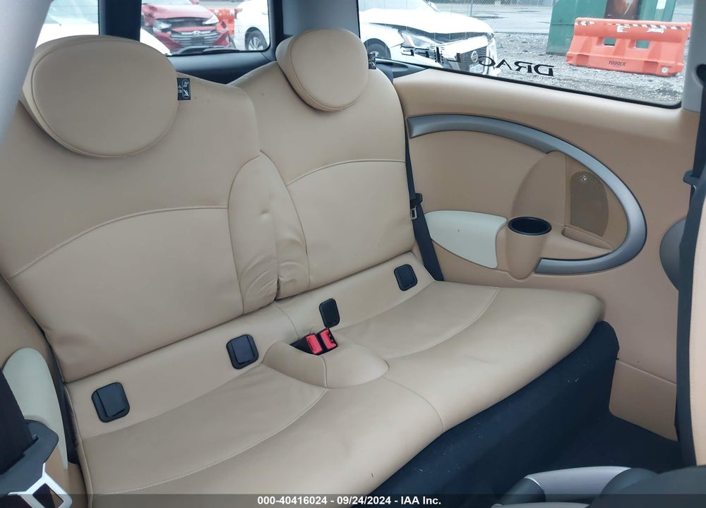 2010 MINI COOPER S CLUBMAN VIN: WMWMM3C57ATZ32935