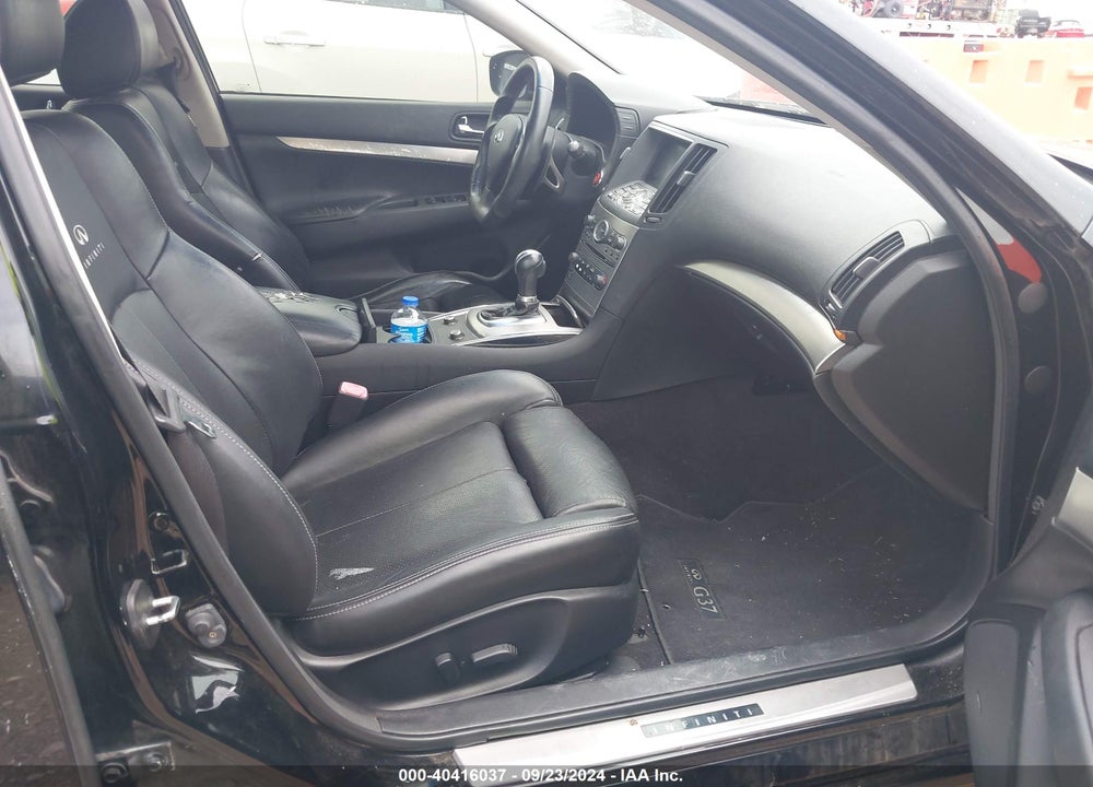 2011 INFINITI G37 JOURNEY VIN: JN1CV6AP2BM510264