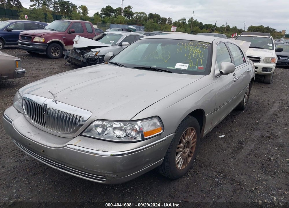2009 LINCOLN TOWN CAR SIGNATURE LIMITED VIN: 2LNHM82V69X604998